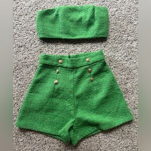 Adorable green 2 piece set!